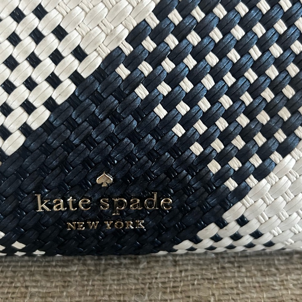 Kate Spade Alexia Gingham Crossbody Straw/Leather Bag
Non smoking home
Perfect - Picture 8 of 13